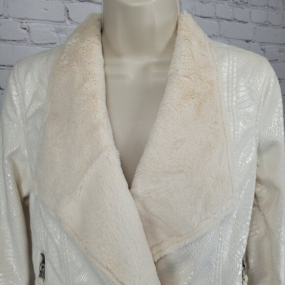 BKE Ivory Animal Print Soft Faux Fur Lined Snap Front Moto Jacket Size Small S - Picture 7 of 16